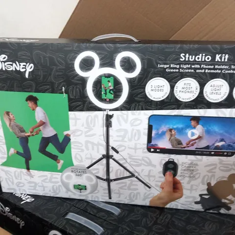 BRAND NEW BOXED DISNEY STUDIO KIT