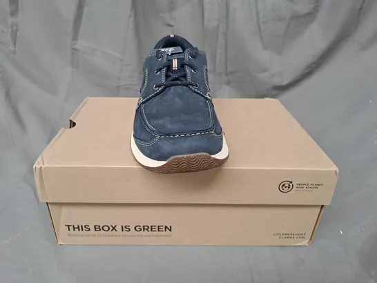 BOXED PAIR OF CLARKS SAILVIEW LACE SHOES IN NAVY UK SIZE 9