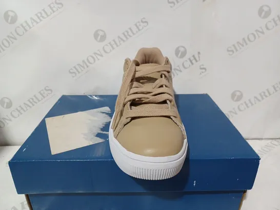 BOXED PAIR OF K-SWISS FRASCO LEATHER TRAINERS IN NOUGAT - 5