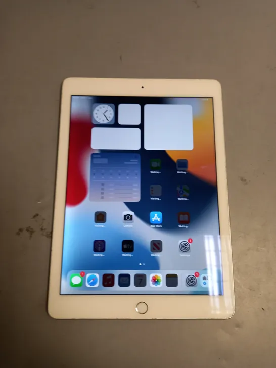 UNBOXED APPLE IPAD AIR 2 SILVER 32GB
