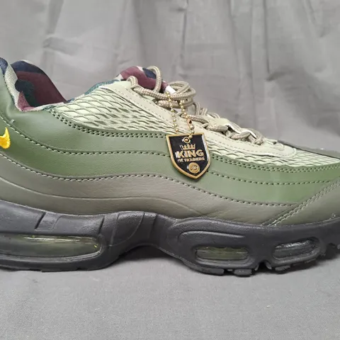 PAIR OF NIKE AIR MAX SHOES IN GREEN/GOLD UK SIZE 10