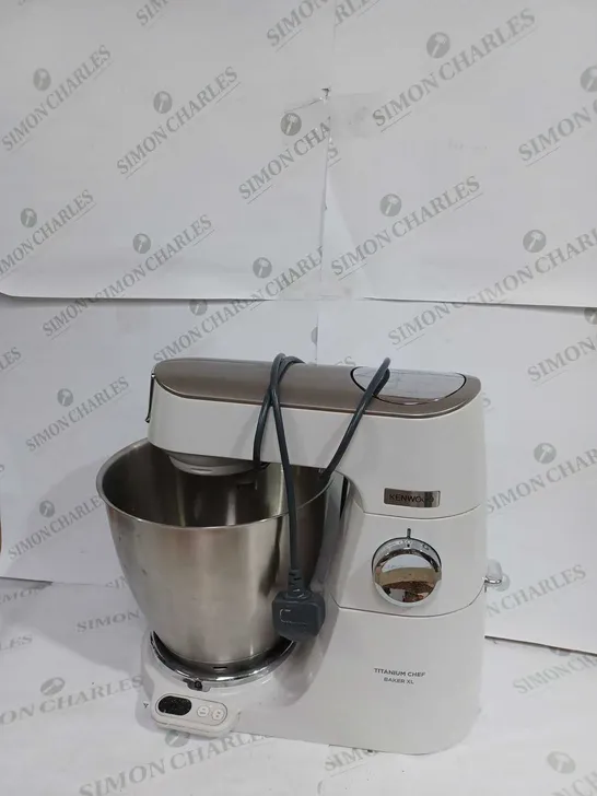 KENWOOD TITANIUM CHEF BAKER XL STAND MIXER