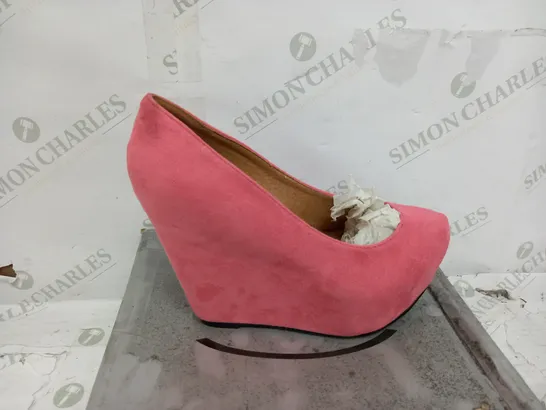 PINK SUEDE WEDGES SIZE 4