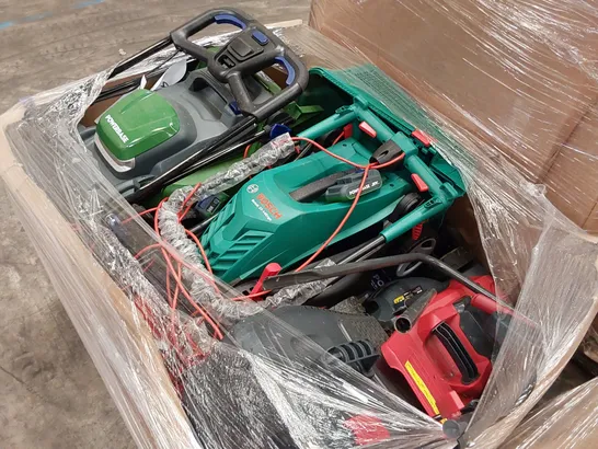 PALLET OF APPROXIMATELY 6 ASSORTED LAWN MOWERS