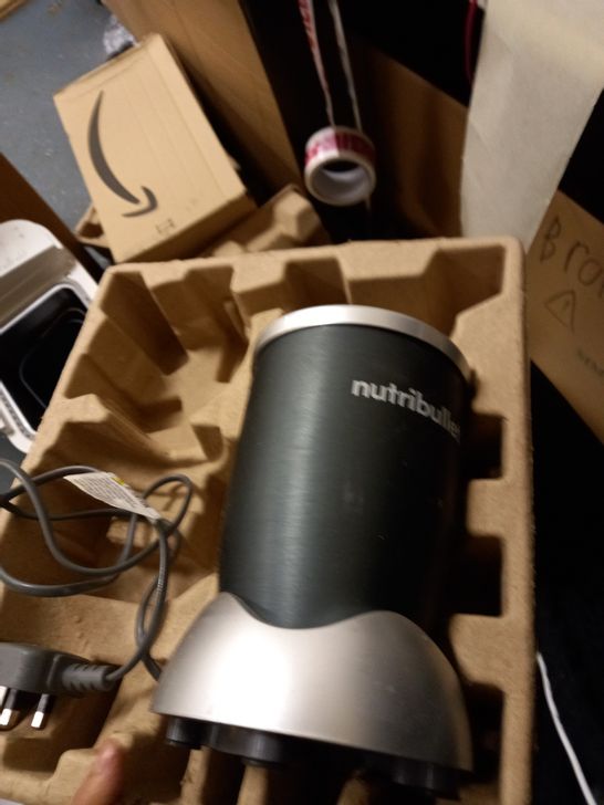 NUTRIBULLET 600 BLENDER 