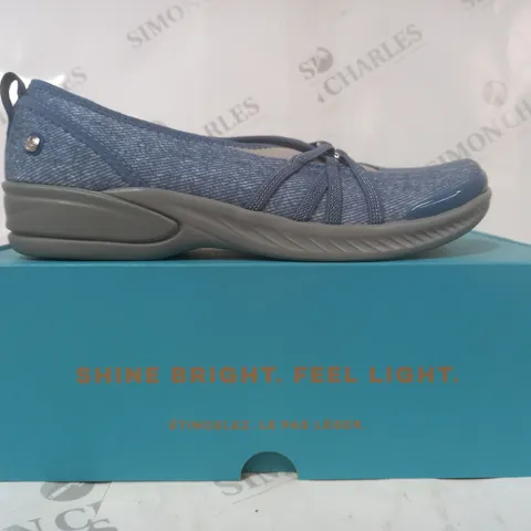 BOXED PAIR OF BZEES SHOES IN DENIM BLUE SIZE 7