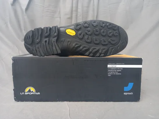 BOXED PAIR OF LA SPORTIVA SHOES IN GREY/NEON GREEN UK SIZE 7.5