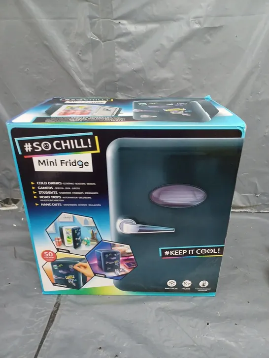 BOXED SO CHILL MINI FRIDGE IN BLACK RRP £44.99