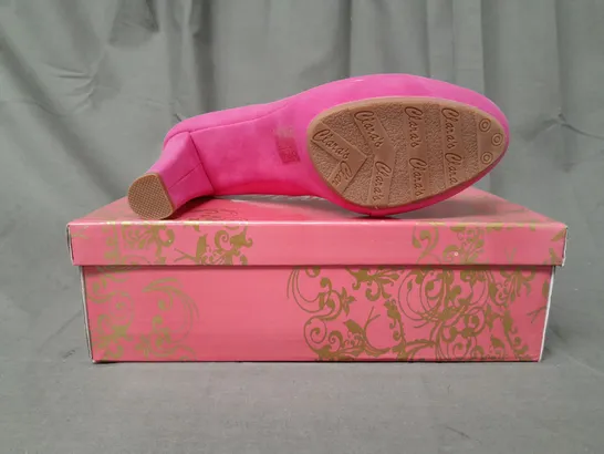 BOXED PAIR OF CLARA'S CLOSED TOE HIGH HEEL SHOES IN FUCHSIA 39
