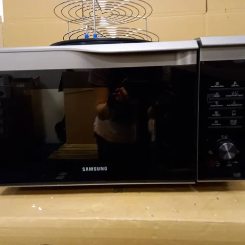 SAMSUNG "EASY VIEW" CONVECTION MICROWAVE OVEN WITH "HOTBLAST" TECHNOLOGY