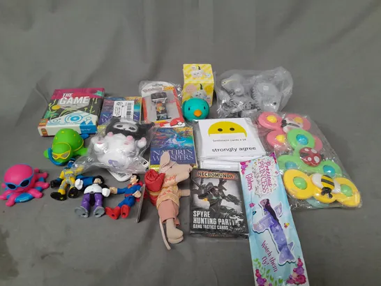 LOT OF ASSORTED TOYS AND GAMES TO INCLUDE POKEMON, MINI FIGURES AND CARD GAMES