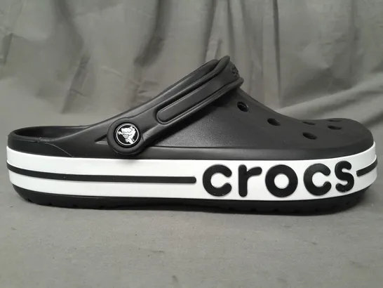 PAIR OF CROCS BAYABAND CLOGS IN BLACK/WHITE UK SIZE M10/W11