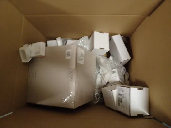 BOX OF APPROX 15 ITEMS INCLUDING WALL LIGHT, WIRED APPLE AIRPODS AND BELKIN POWER BANK