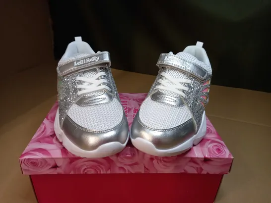 NEW/BOXED LELLIKELLY WHITE/SILVER GLITTER DETAILED TRAINERS - SIZE 4