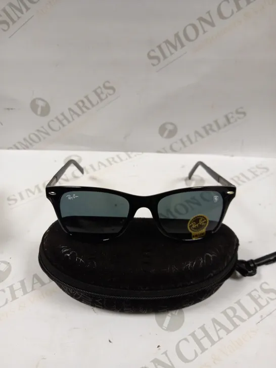 RAY-BAN G-15 BLACK FRAMED SUNGLASSES 