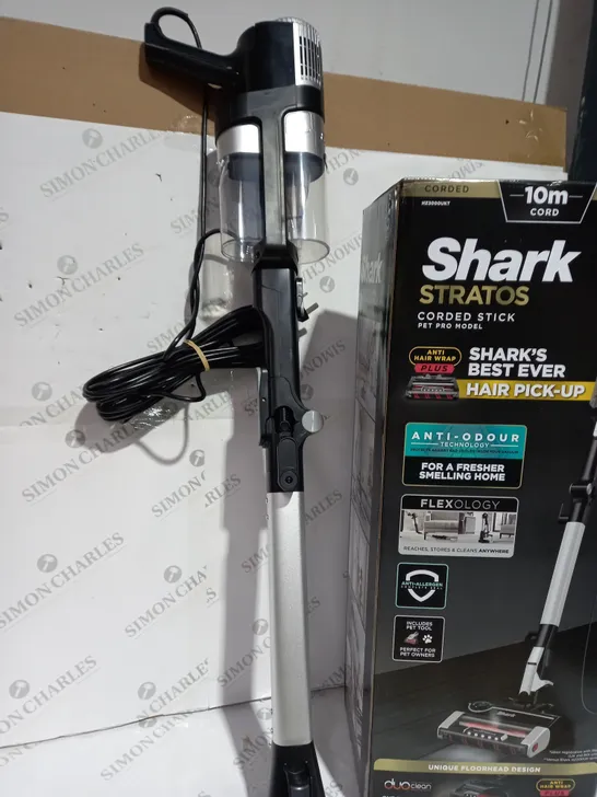 BOXED SHARK STRATOS ANTI HAIR WRAP PET PRO VACUUM CLEANER