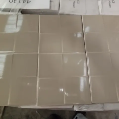 PALLET OF 96 BOXES OF 25 BRAND NEW BRILLIANT GRIS DORE 5 ASTUCE 20X20CM TILES - EACH PACK COVERS APPROXIMATELY 1M² (TOTAL APPROX. 96 SQ.METRES)