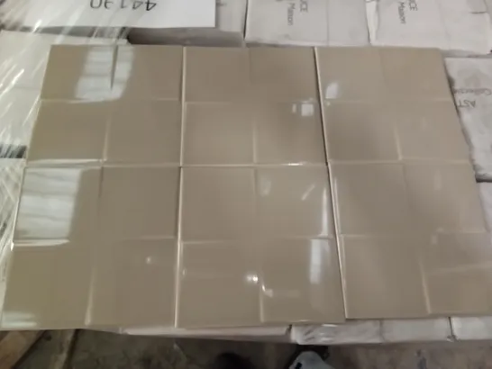 PALLET OF 96 BOXES OF 25 BRAND NEW BRILLIANT GRIS DORE 5 ASTUCE 20X20CM TILES - EACH PACK COVERS APPROXIMATELY 1M² (TOTAL APPROX. 96 SQ.METRES)