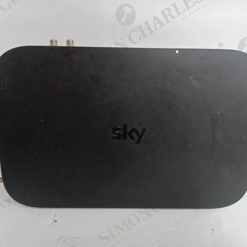 SKY Q BOX - ES140