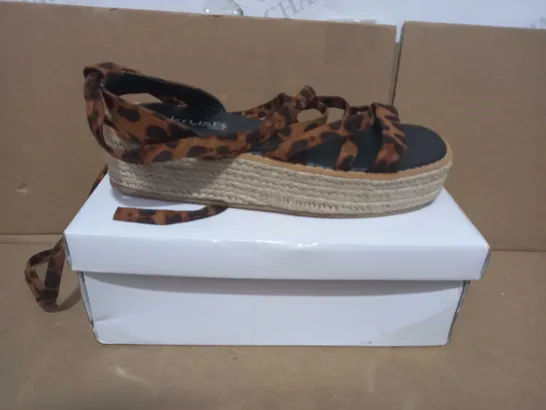 BOXED PAIR OF KRUSH SANDALS IN LEOPARD PRINT COLOUR UK SIZE 6