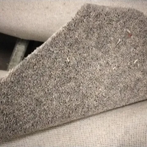 ROLL OF QUALITY CARPET RUNNER GREY APPROXIMATELY 1.46M X SIZE UNSPECIFIED