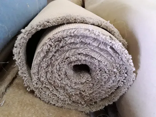 ROLL OF QUALITY GREY CARPET 