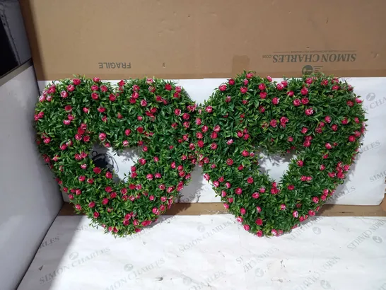 SET OF 2 HEART SHAPED REEFS 