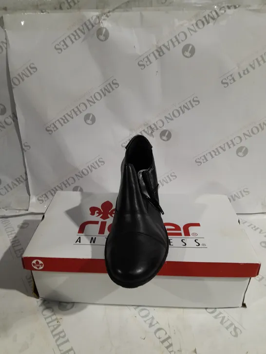 BOXED PAIR OF RIEKER SHOE BOOTS IN BLACK UK SIZE 5