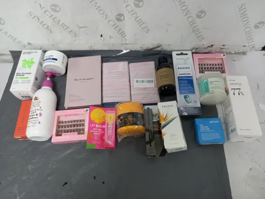 BOX OF APPROXIMATELY 12 ASSORTED COSMETIC ITEMS TO INCLUDE - TROPIC FACE SMOOTH - BIO-PILIXIN SERUM - BOOST UP REFILL ETC.