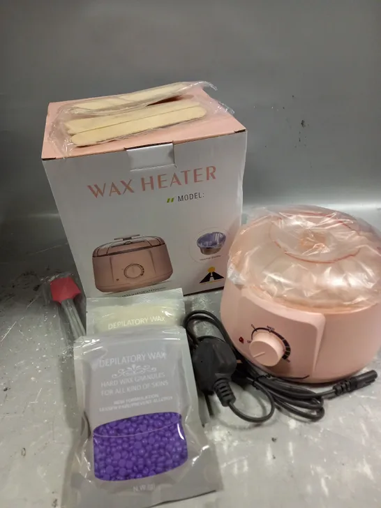 BOXED ELECTRIC WAX HEATER WITH ACCESSORIES 