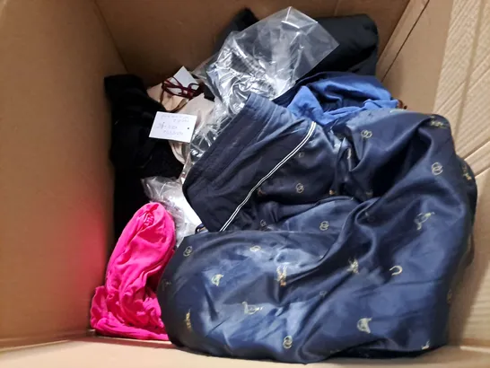 BOX OF APPROX 25 ASSORTED CLOTHING ITEMS TO INCLUDE - TROUSERS , T-SHIRT , PANTS ETC