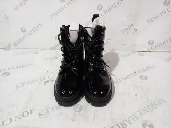 H&M BLACK CHILDRENS BOOTS SIZE 32