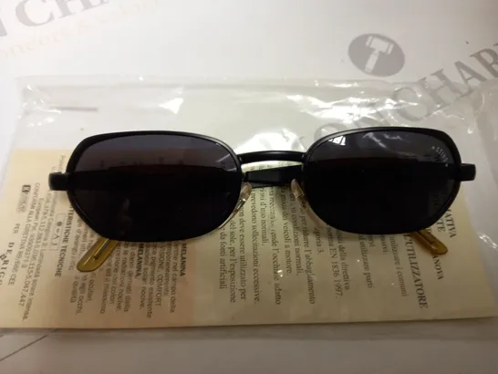 APPROXIMATELY 10 DIERRE STING SUNGLASSES - BOXED