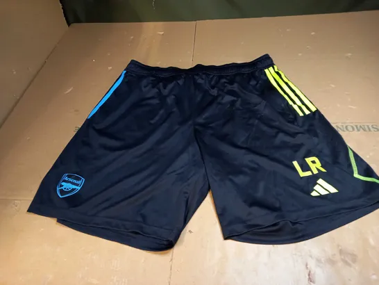 ARSENAL FC TRANING SHORTS SIZE XL