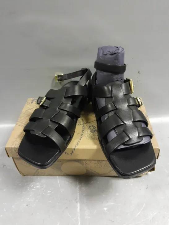 BOXED PAIR OF FREE PEOPLE HOOKED FISHERMAN SANDALS IN BLACK - 9