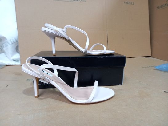 PAIR OF DUNE BARELY THERE STRAPPY ECRU LEATHER MOJOS UK SIZE 7