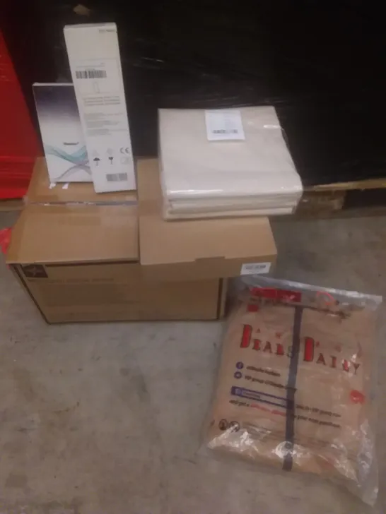 PALLET OF ASSORTED ITEMS INCLUDING  MEDIGUARD SPECIAL NITRATE, EAR THERMOMETER, LAUNDRY BAG