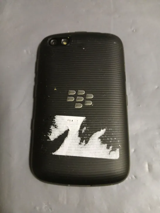 BLACKBERRY 9720 PHONE IN BLACK