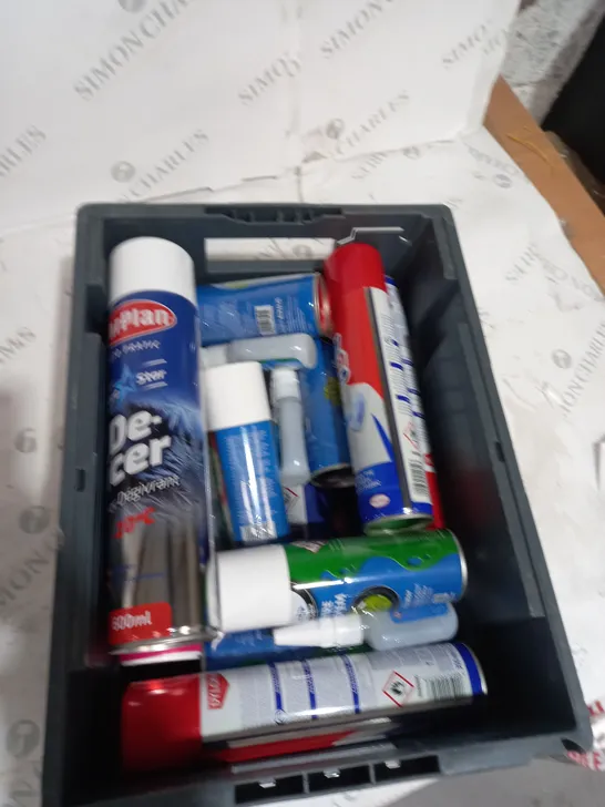 APPROXIMATELY 10 ASSORTED AEROSOL ITEMS TO INCLUDE DE ICER, STARCH SPRAY, SPRAY GLUE ETC - COLLECTION ONLY 