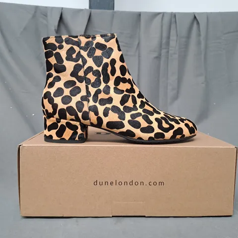 BOXED PAIR OF DUNE LONDON PIPPIE LEOPARD ANKLE BOOTS SIZE 5