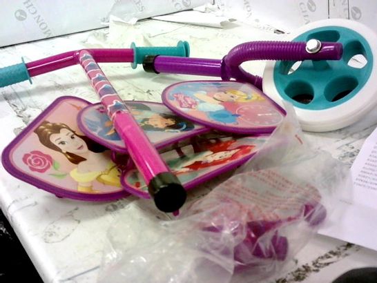 DISNEY PRINCESS "SWITCH IT" BADGE SCOOTER RRP £24.99
