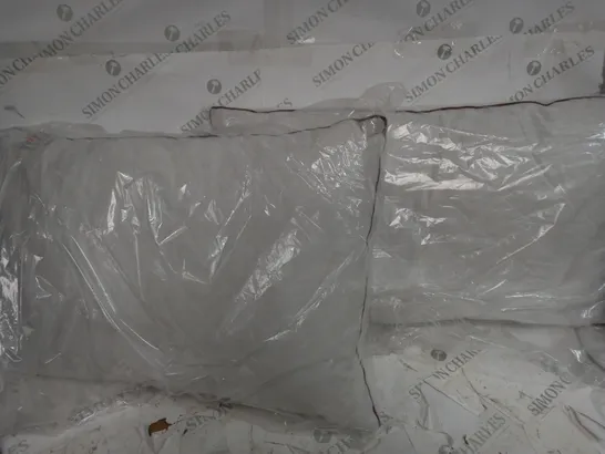 2 DUCK DOWN/DUCK FEATHER PILLOWS IN WHITE