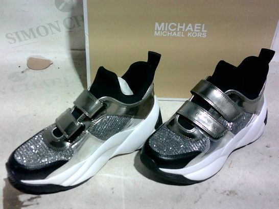 BOXED PAIR OF MICHAEL KORS KEELEY TRAINERS (SILVER-WHITE-BLACK), SIZE 