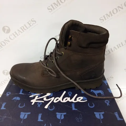 BOXED RYDALE KILBURN II LACE UP BOOT WAXY BOWN SIZE 7