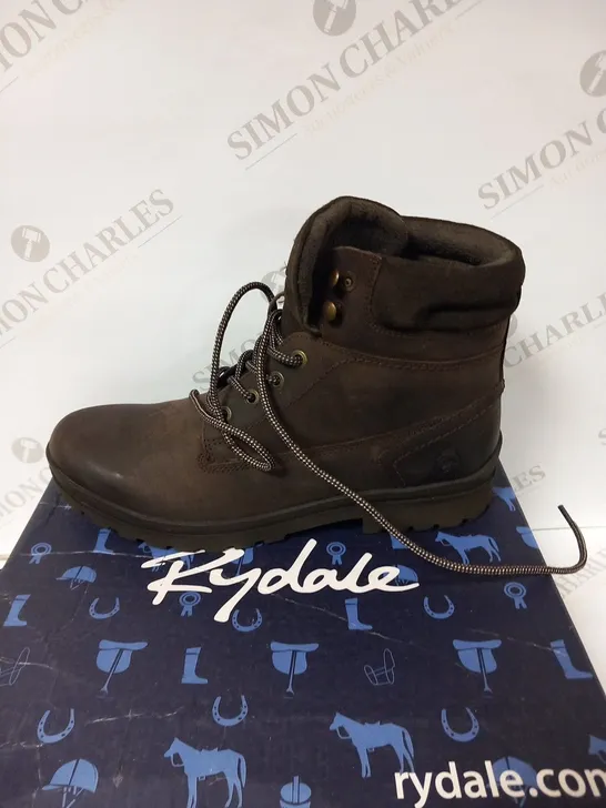 BOXED RYDALE KILBURN II LACE UP BOOT WAXY BOWN SIZE 7