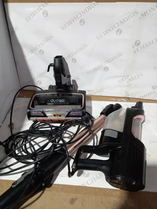 SHARK CORDED STICK VACUUM HZ500UKT