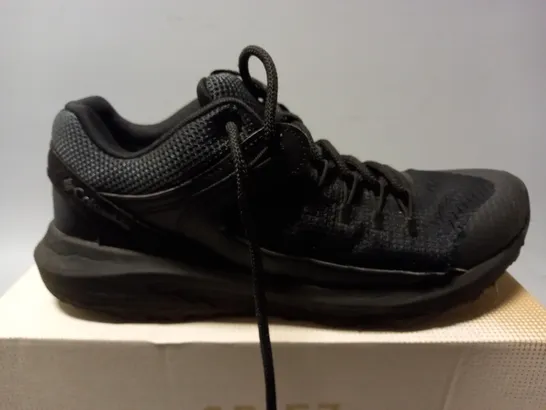 BOXED COLUMBIA TRAILSTORM WATERPROOF SHOE IN BLACK - UK 8