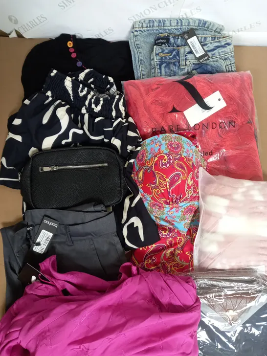 BOX OF APPROXIMATELY 22 ASSORTED CLOTHING ITEMS TO INCLUDE - SOCKS, TROUSERS , DRESSES ETC