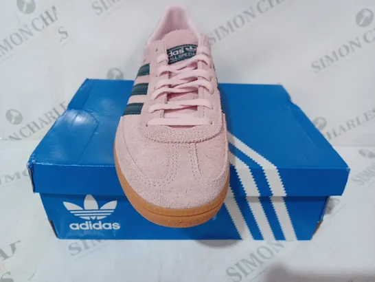 BOXED PAIR OF ADIDAS HANDBALL SPEZIAL SHOES IN PINK UK SIZE 6.5