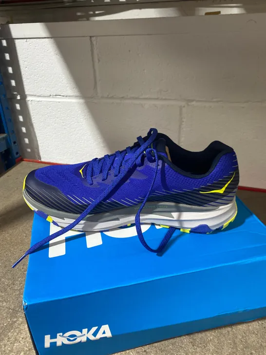 BOXED PAIR OF HOKA M TORRENT 2 BLUE TRAINERS SIZE 9.5